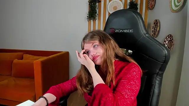 ChloeHalses online show from 06/06/26, 04:07