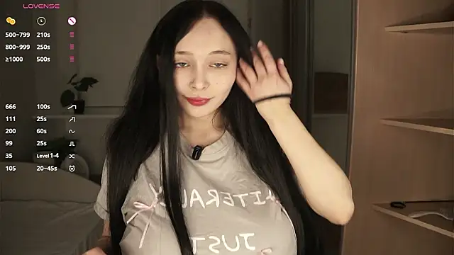 HannaHayles online show from 03/04/26, 06:48