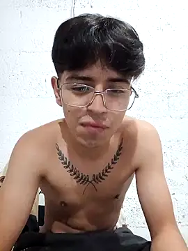 FAVOJS online show from 04/14/26, 03:33