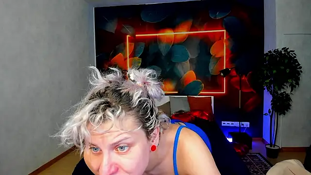 Snapshot of strip_dancer chatting on 03/02/26, 02:45 strip dancer online show from 03/02/26, 02:45