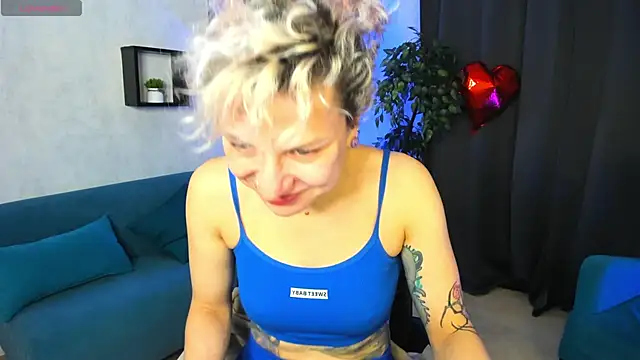 Snapshot of strip_dancer chatting on 03/01/26, 01:49 strip dancer online show from 03/01/26, 01:49