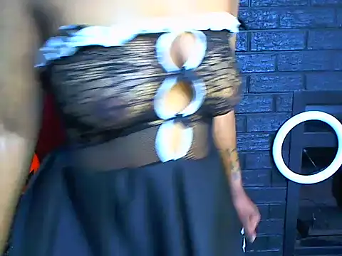 Snapshot of Lindabee34 chatting on 02/15/26, 09:47 Lindabee34 online show from 02/15/26, 09:47