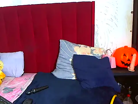 Snapshot of Lindabee34 chatting on 03/02/26, 06:37 Lindabee34 online show from 03/02/26, 06:37