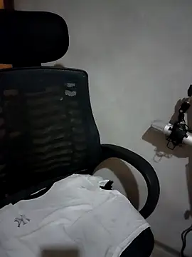 aki zz69 online show from 02/05/26, 12:50