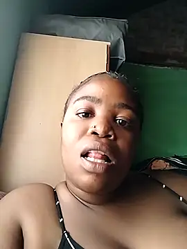 Snapshot of blxckiey chatting on 02/16/26, 02:05 blxckiey online show from 02/16/26, 02:05