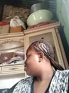 Snapshot of blxckiey chatting on 02/13/26, 01:22 blxckiey online show from 02/13/26, 01:22