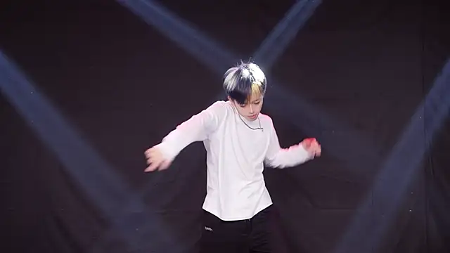 Snapshot of BTS-007 chatting on 02/23/26, 12:17 BTS-007 online show from 02/23/26, 12:17