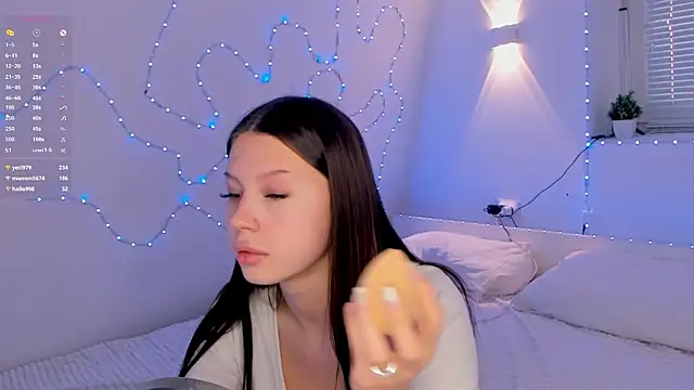 Snapshot of JennySilk chatting on 02/08/26, 08:01 JennySilk online show from 02/08/26, 08:01