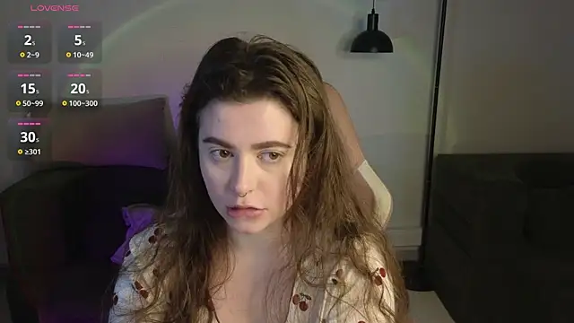Snapshot of LovingWhisperr chatting on 06/01/26, 01:06 LovingWhisperr online show from 06/01/26, 01:06