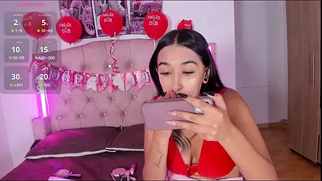 Snapshot of liittle__baby chatting on 02/19/26, 11:51 liittle baby online show from 02/19/26, 11:51