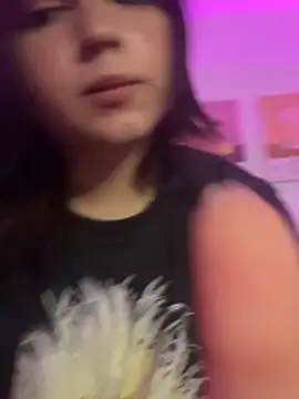 Daniellesins1 online show from 04/15/26, 07:47