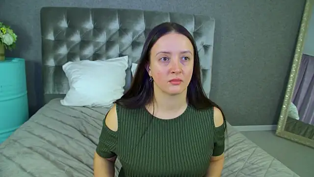 ElinaBellucci online show from 03/05/26, 04:42