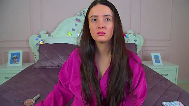 ElinaBellucci online show from 02/18/26, 04:32