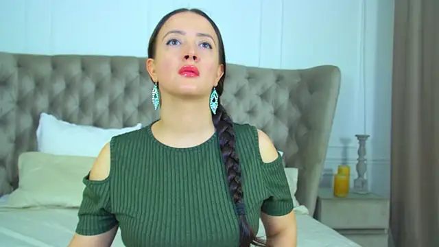 ElinaBellucci online show from 04/03/26, 04:08