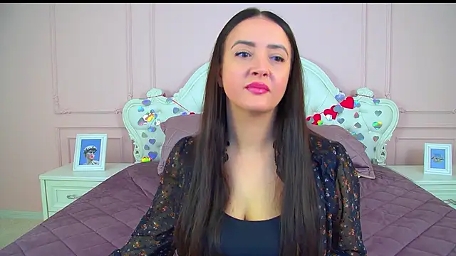 ElinaBellucci online show from 02/16/26, 04:33