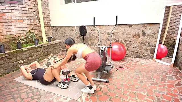 Snapshot of Emma_Sanz__ chatting on 02/21/26, 01:46 Emma Sanz online show from 02/21/26, 01:46