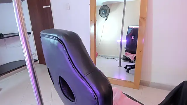 Snapshot of Demon_lala chatting on 02/23/26, 12:39 Demon lala online show from 02/23/26, 12:39