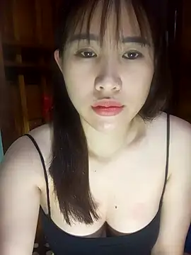 Snapshot of Yui-Ch1682 chatting on 02/19/26, 12:24 Yui-Ch1682 online show from 02/19/26, 12:24