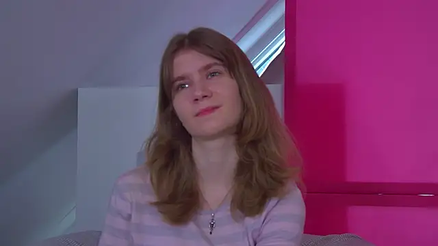 MilaMaelis online show from 04/15/26, 06:19