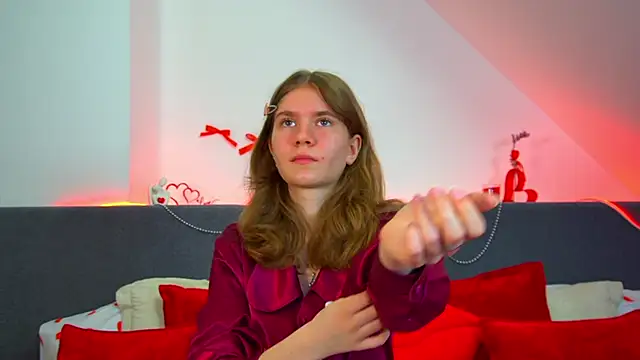 MilaMaelis online show from 04/18/26, 06:38