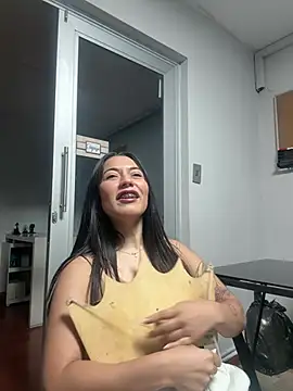 Adrienne   online show from 03/12/26, 05:50