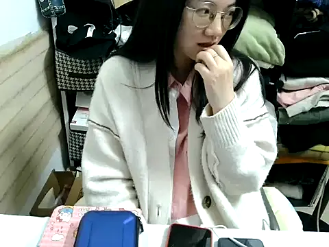 xiaoxiaowan11 online show from 03/05/26, 12:24