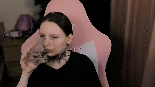 Onyxix online show from 02/28/26, 06:40