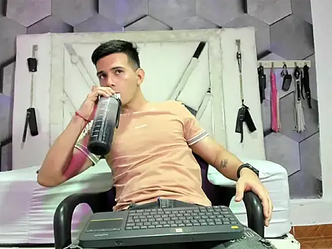 GoldenBoyM online show from 05/01/26, 03:22