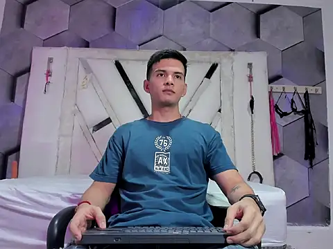 GoldenBoyM online show from 05/30/26, 03:02