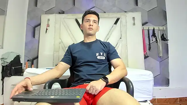 GoldenBoyM online show from 07/11/26, 08:09