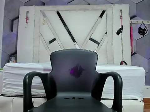 GoldenBoyM online show from 06/11/26, 03:03