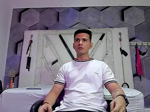 GoldenBoyM online show from 05/26/26, 03:37