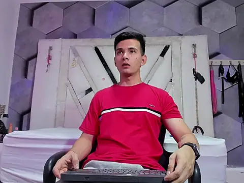 GoldenBoyM online show from 06/04/26, 03:00