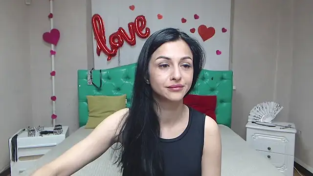 Snapshot of EvaClarkk chatting on 04/10/26, 05:25 EvaClarkk online show from 04/10/26, 05:25