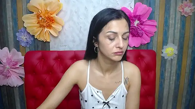 Snapshot of EvaClarkk chatting on 07/10/26, 05:51 EvaClarkk online show from 07/10/26, 05:51