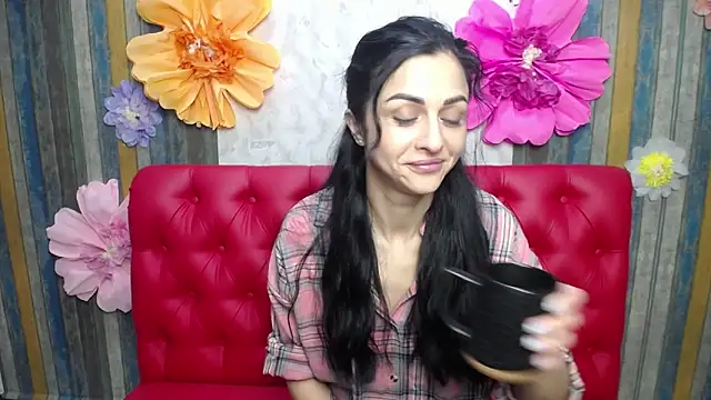 Snapshot of EvaClarkk chatting on 04/06/26, 05:19 EvaClarkk online show from 04/06/26, 05:19