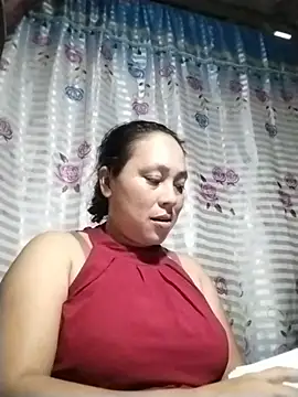 Snapshot of May_Bombs chatting on 02/04/26, 09:04 May Bombs online show from 02/04/26, 09:04