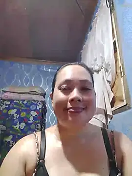 Snapshot of May_Bombs chatting on 06/18/26, 12:42 May Bombs online show from 06/18/26, 12:42