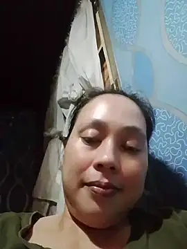 Snapshot of May_Bombs chatting on 07/16/26, 04:26 May Bombs online show from 07/16/26, 04:26