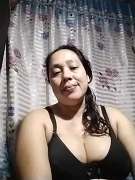 Snapshot of May_Bombs chatting on 02/14/26, 06:02 May Bombs online show from 02/14/26, 06:02