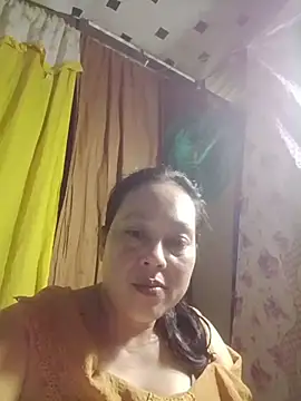 Snapshot of May_Bombs chatting on 02/19/26, 11:56 May Bombs online show from 02/19/26, 11:56