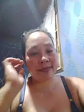 Snapshot of May_Bombs chatting on 07/15/26, 08:43 May Bombs online show from 07/15/26, 08:43