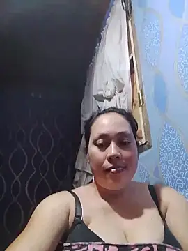 Snapshot of May_Bombs chatting on 07/02/26, 01:17 May Bombs online show from 07/02/26, 01:17