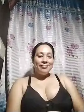 Snapshot of May_Bombs chatting on 02/13/26, 12:49 May Bombs online show from 02/13/26, 12:49