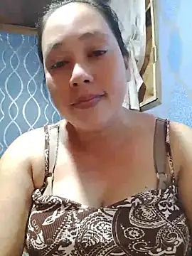 Snapshot of May_Bombs chatting on 06/08/26, 01:22 May Bombs online show from 06/08/26, 01:22