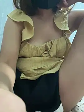 Miu Xinh online show from 03/25/26, 04:28