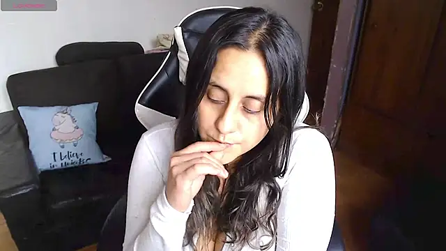 Snapshot of MeliisaRobers chatting on 04/19/26, 06:43 MeliisaRobers online show from 04/19/26, 06:43
