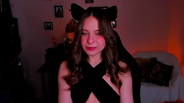 LanaLovely online show from 05/07/26, 06:28