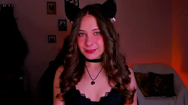LanaLovely online show from 05/08/26, 06:17