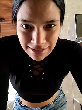 Snapshot of Julieta_Parker chatting on 02/21/26, 03:36 Julieta Parker online show from 02/21/26, 03:36